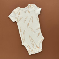 Боді Carter's з коротким рукавом, бежевий/рогіз (комиш)